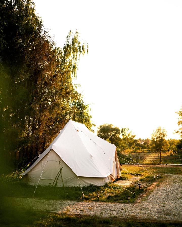 ホテル Bozsky Glamp ヴァルチツェ エクステリア 写真